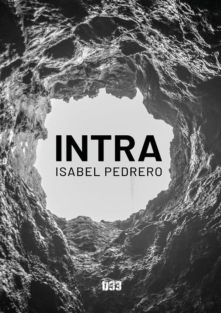 Cubierta de Intra, de Isabel Pedrero